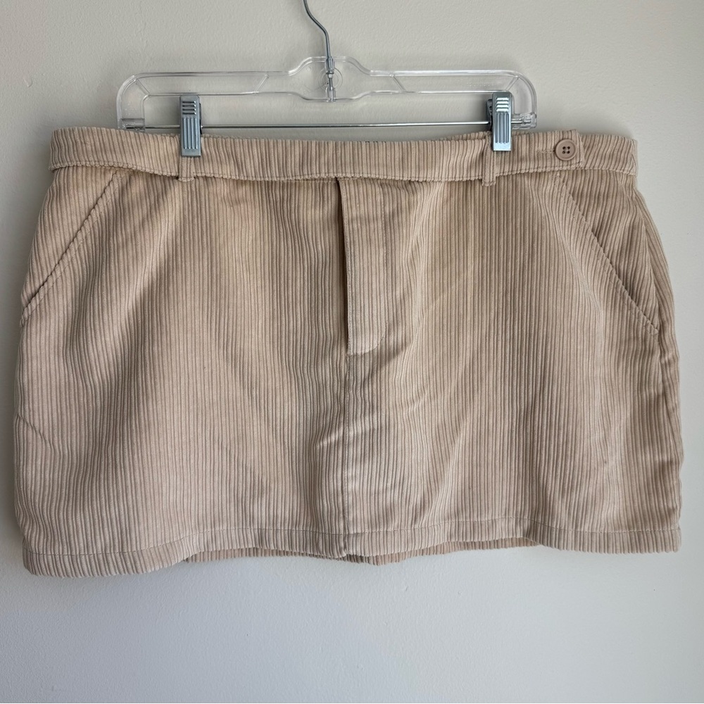 ASOS Tan/Beige Corduroy Mini Skirt With Clasp & Button Closure Size 14 NWOT